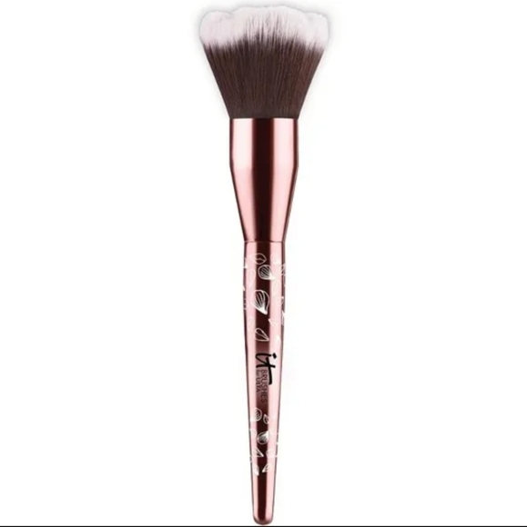 IT Cosmetics Brushes for Ulta Flawless Flower Powder Brush - Picture 8 of 11